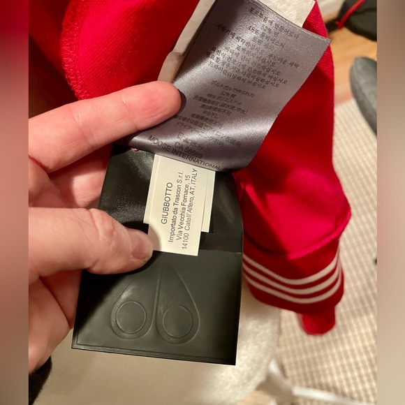 Moose Knuckles Women’s Red Size Large Jarry Hoody - Picture 9 of 13